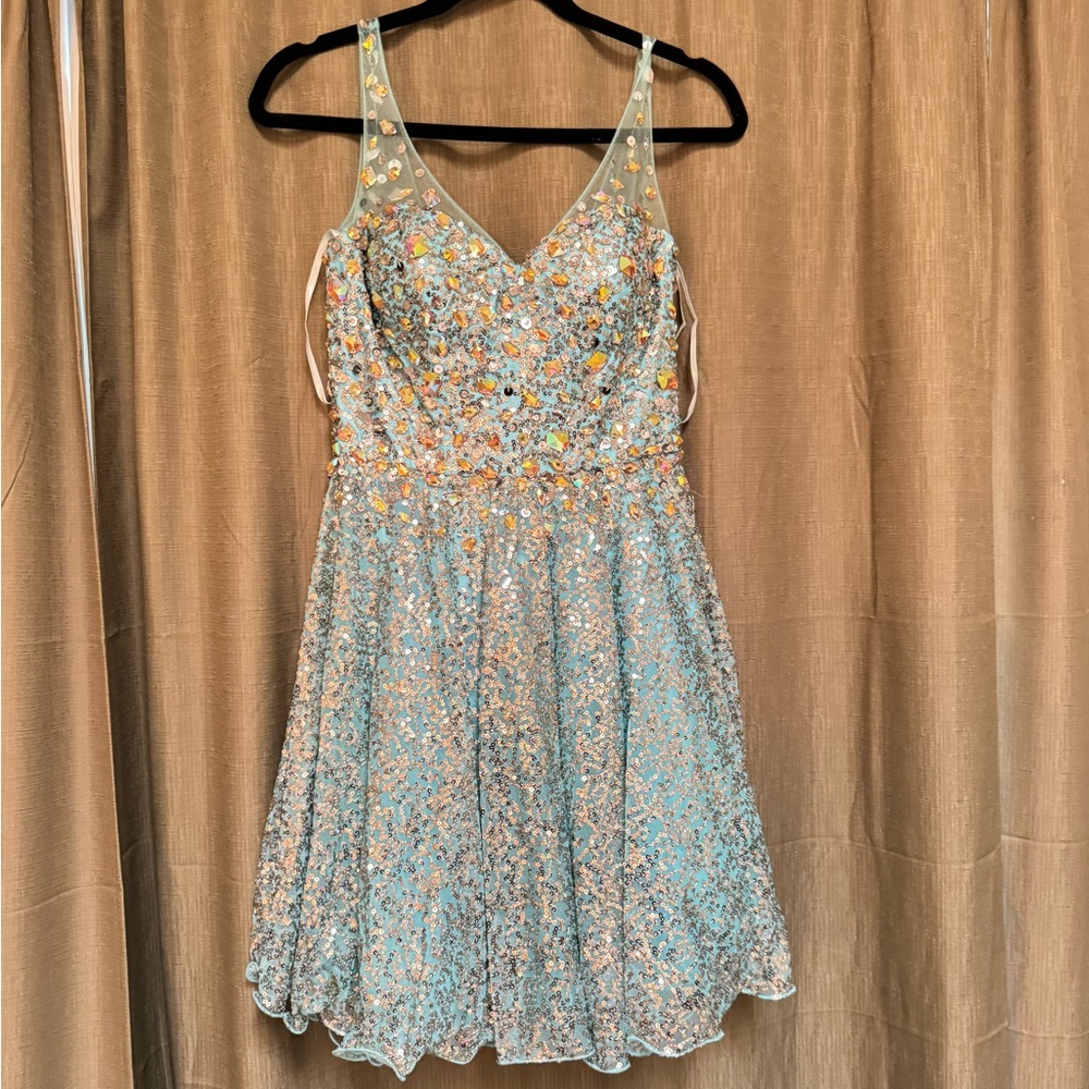 Elegant Sequin Embellished Dress - Picture 1 of 2